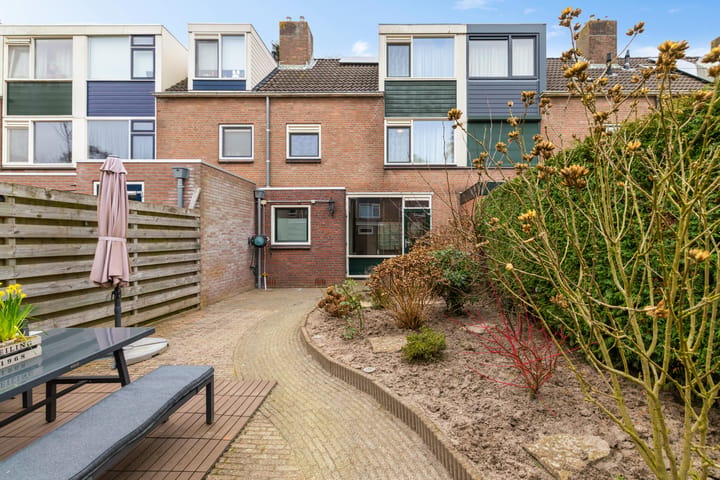 Modernized Family Home in a Green Setting in Selwerd — 65