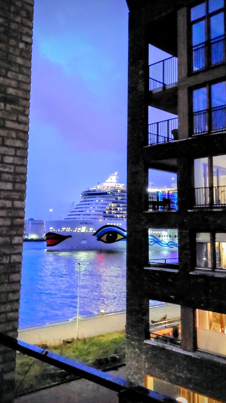 Photo 4 of Lloydkade 487