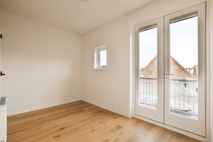 Foto 12 van Roomburgerlaan 18-A