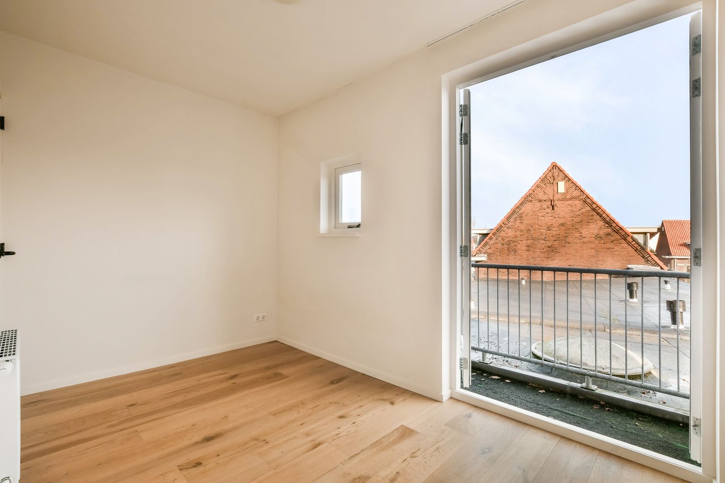 Photo 14 of Roomburgerlaan 18-A