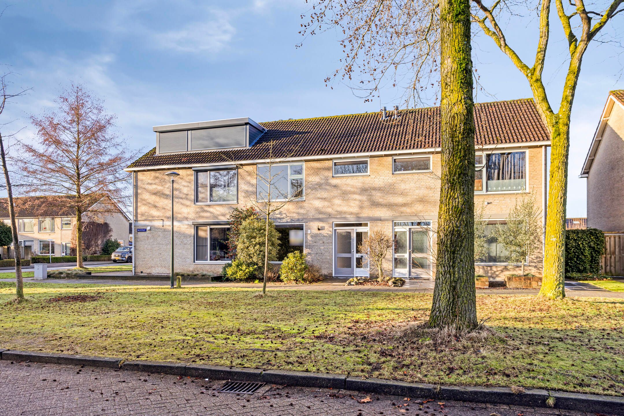 Foto 30 van Bachstraat 3