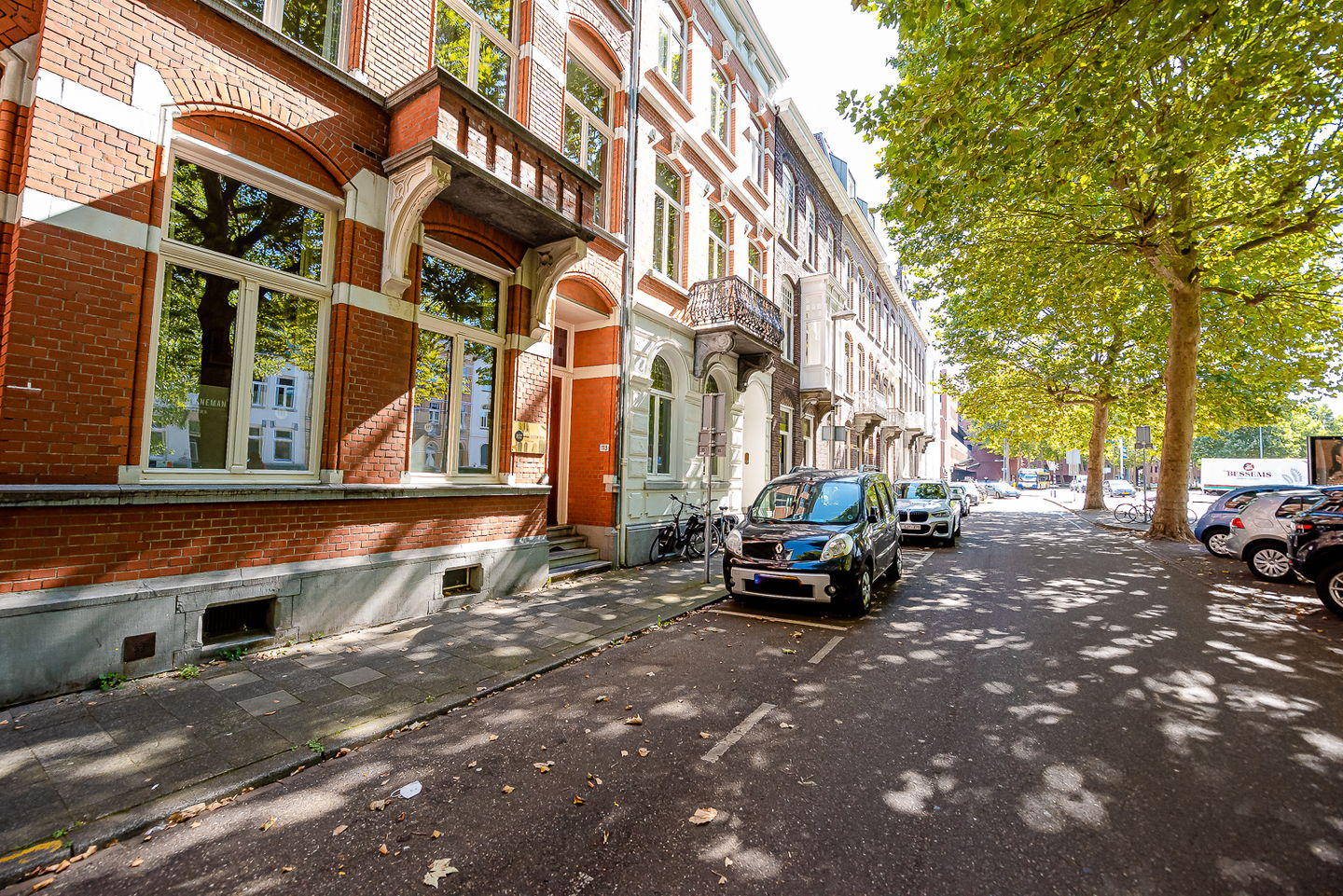 Bekijk foto 2 van Wilhelminasingel 113