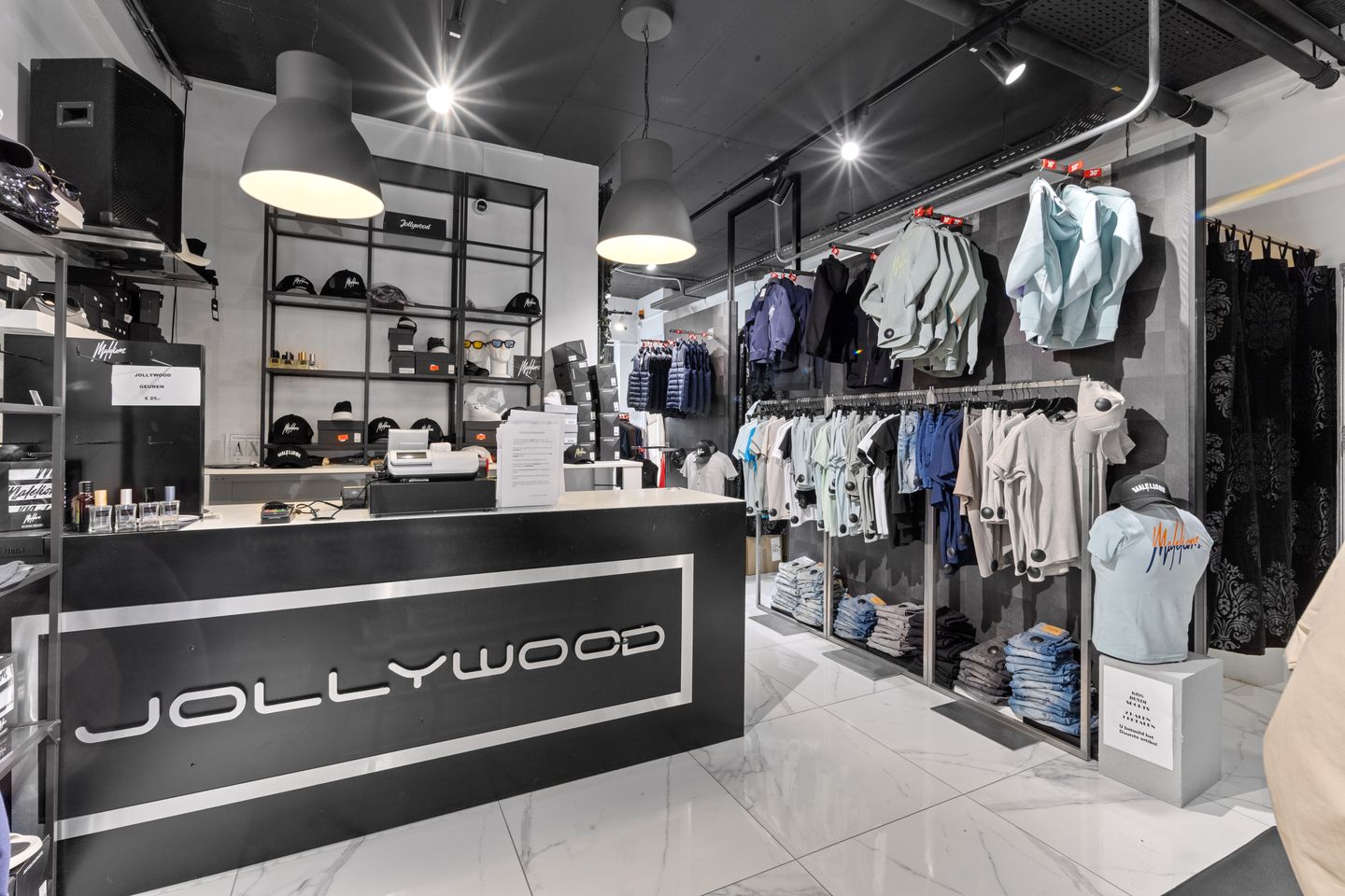 View photo 3 of Houtmarkt 152