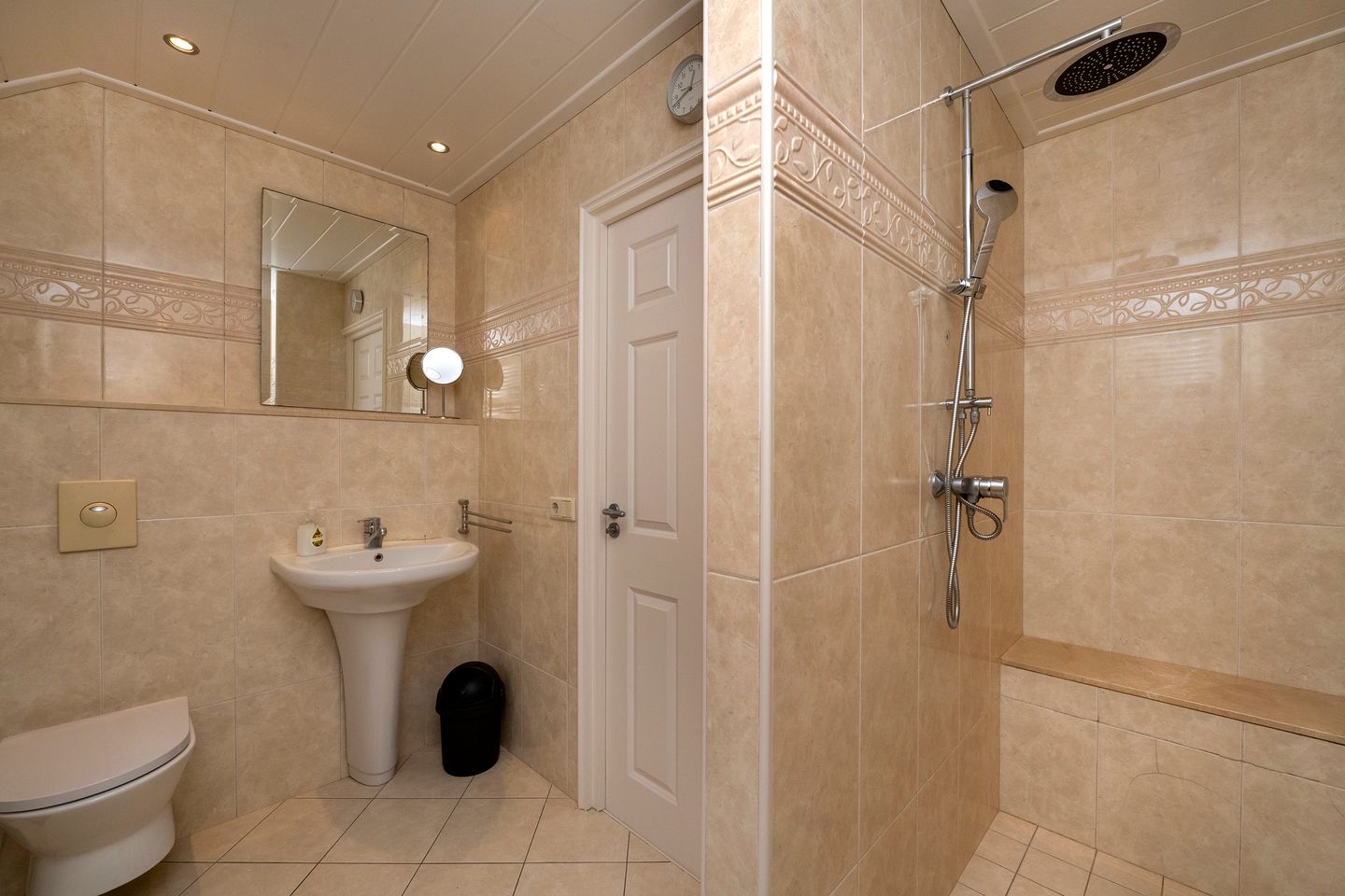 Photo 20 of Lenaertsstraat 7