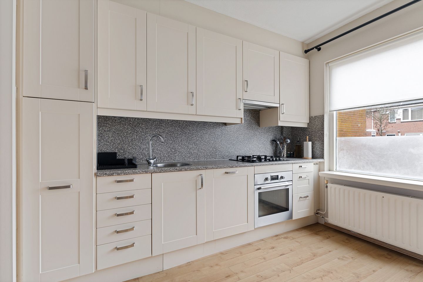 Photo 10 of Zebraspoor 601