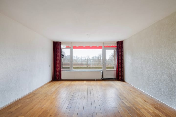 Photo 2 of Haringvlietstraat 169