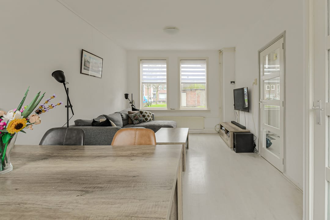 Foto 8 van Voltaweg 10