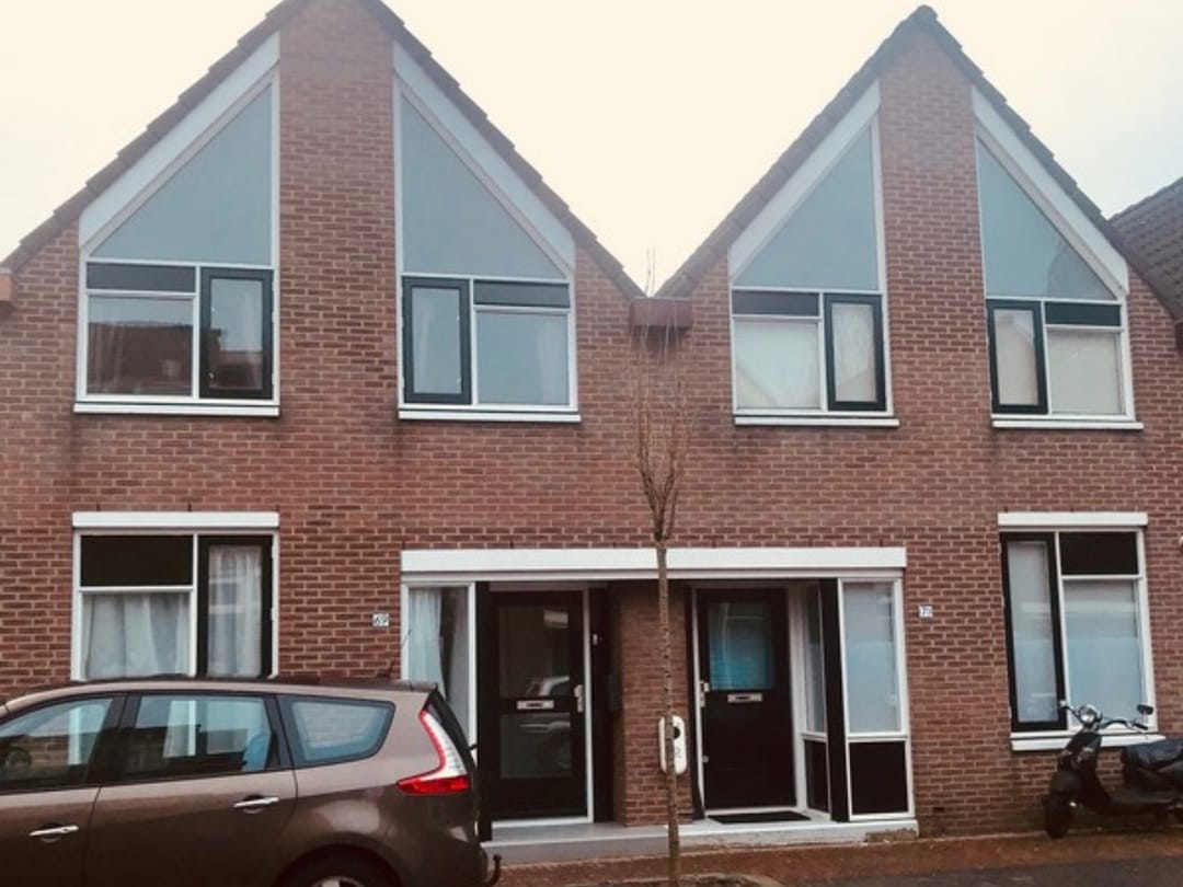 Geschakelde woning aan Czaar Peterstraat 69, Zaandam