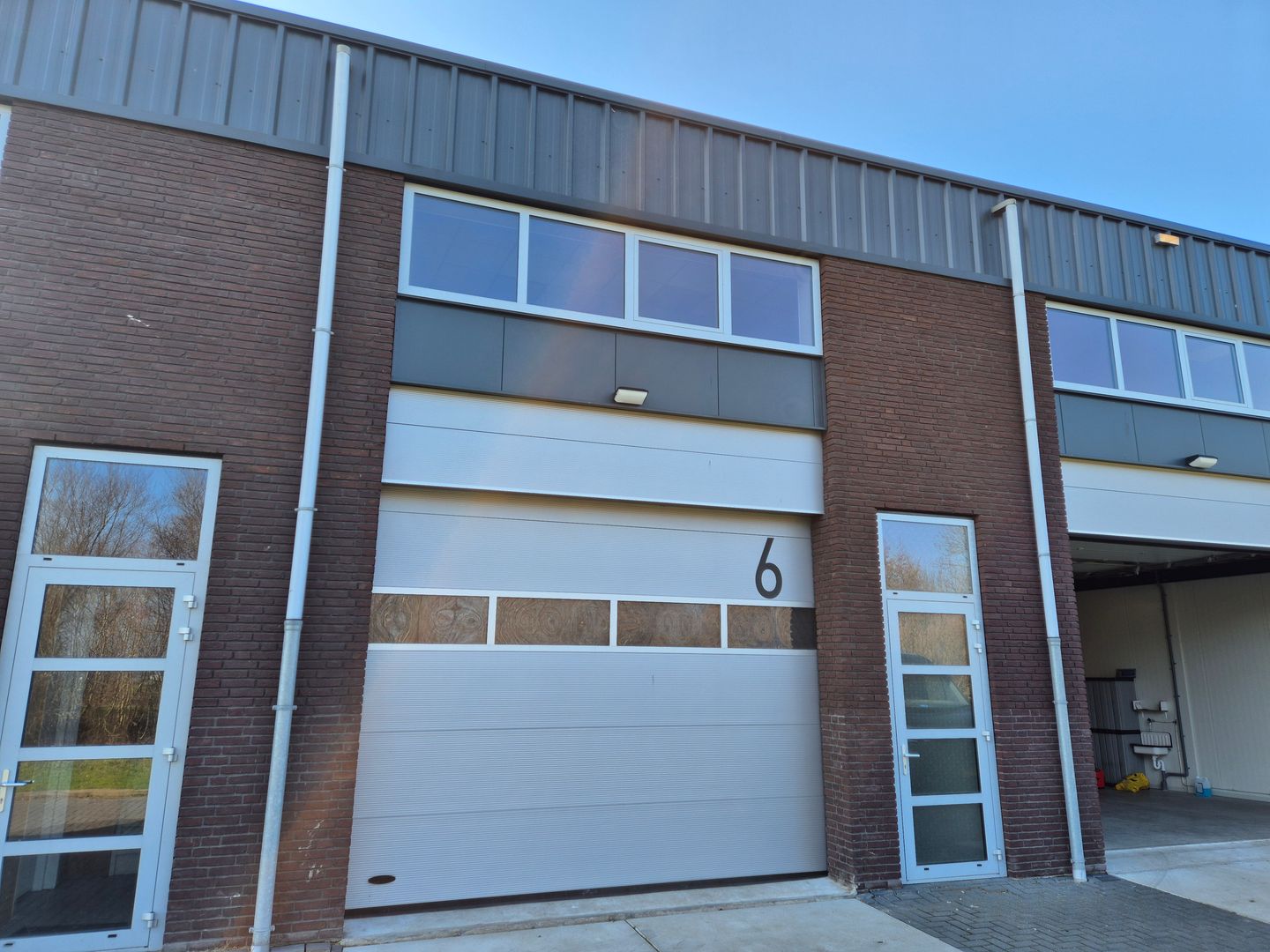 View photo 2 of Jelle Zijlstraweg 6