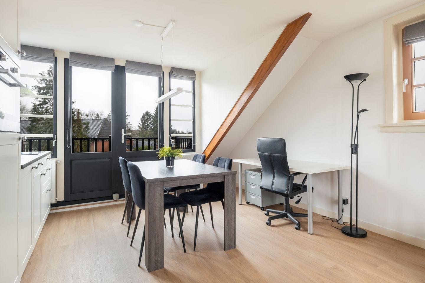 Foto 5 van Stationsweg 42-E