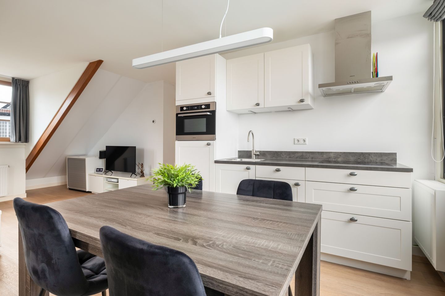 Foto 10 van Stationsweg 42-E