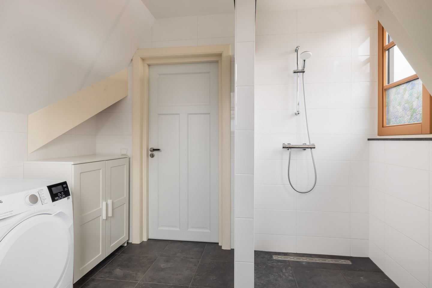 Foto 19 van Stationsweg 42-E