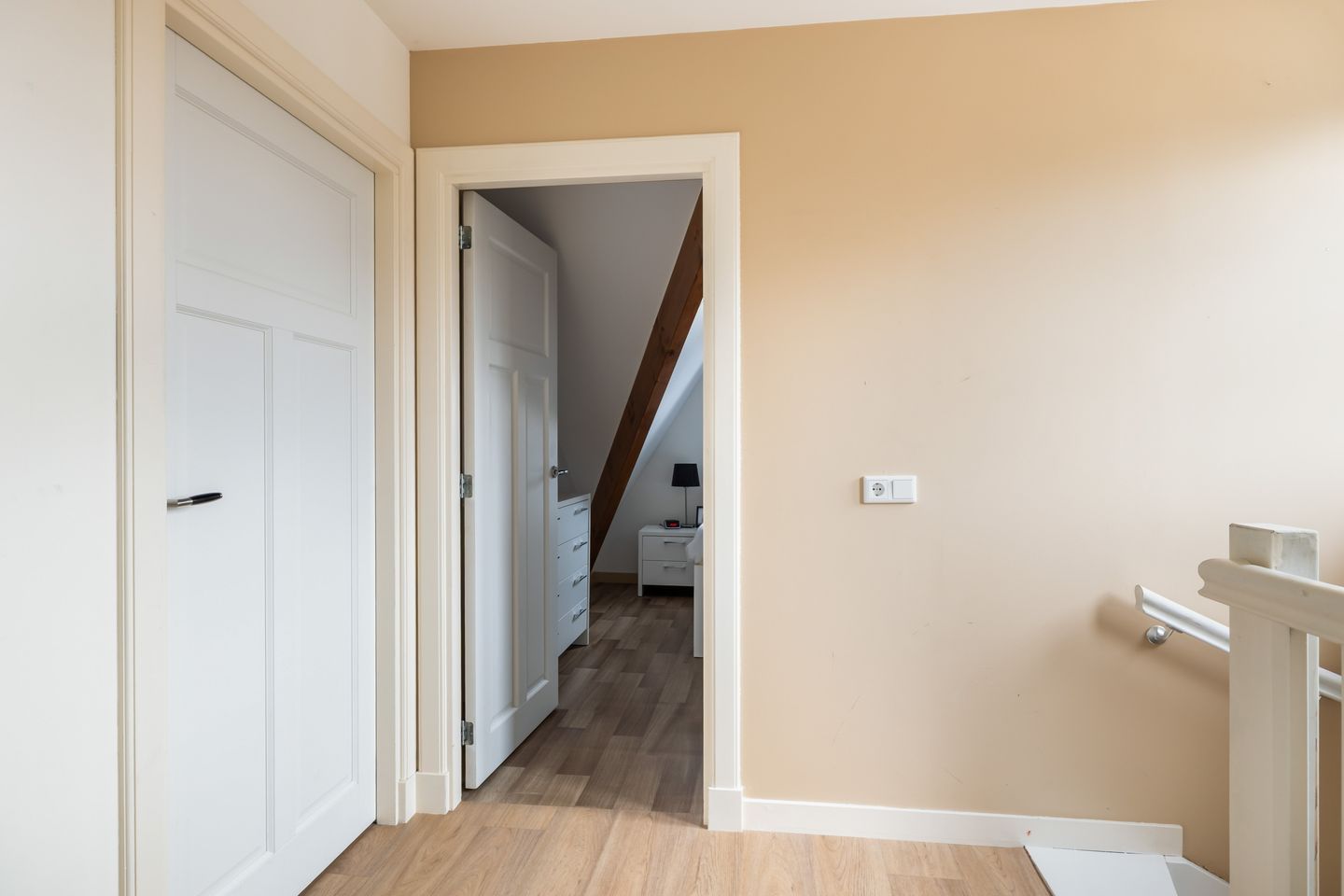 Foto 20 van Stationsweg 42-E