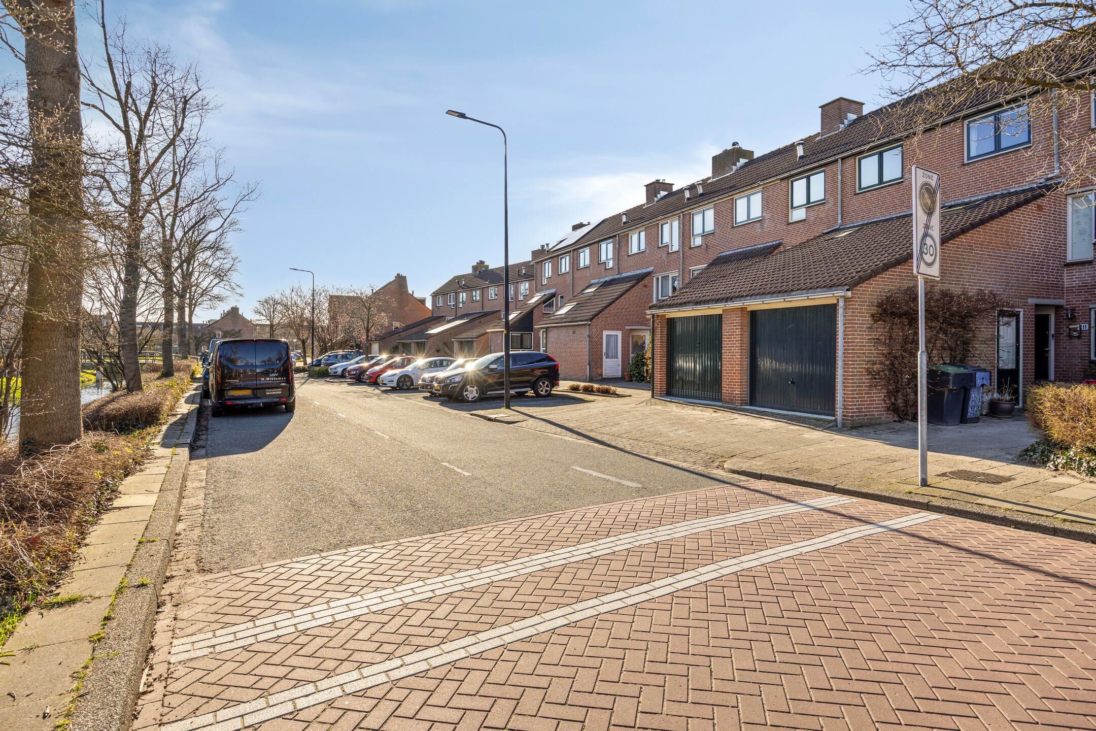 Zwaluwweg 209, Voorschoten