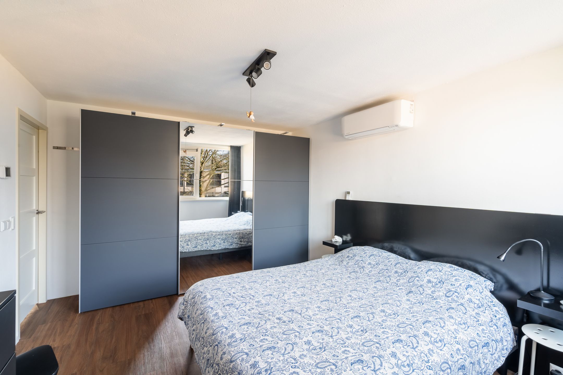 Foto 30 van Diamant 65