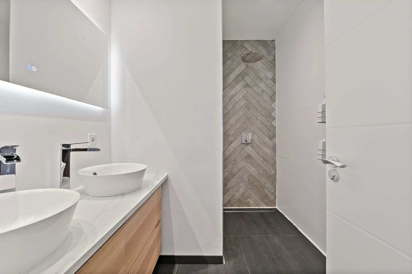 Photo 19 of Generaal Spoorlaan 343