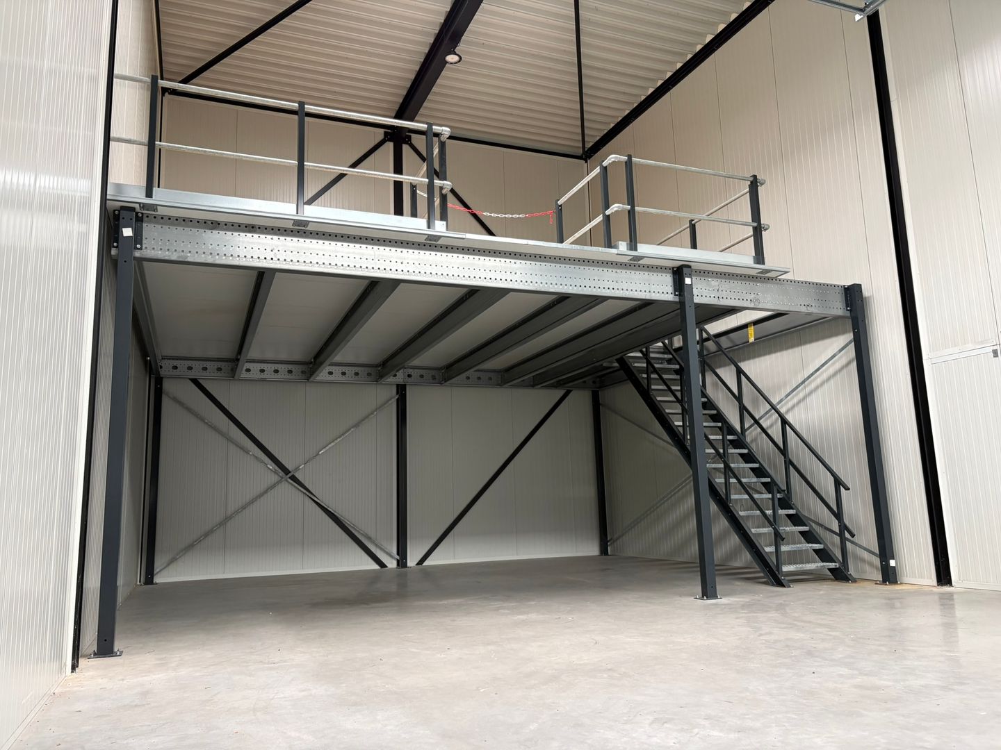 View photo 4 of Bedrijvenpark Twente Noord 38-d