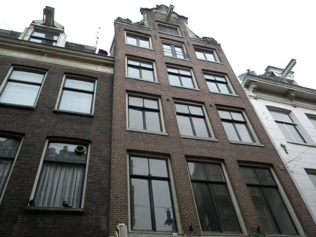 Foto 1 van Warmoesstraat 60-3