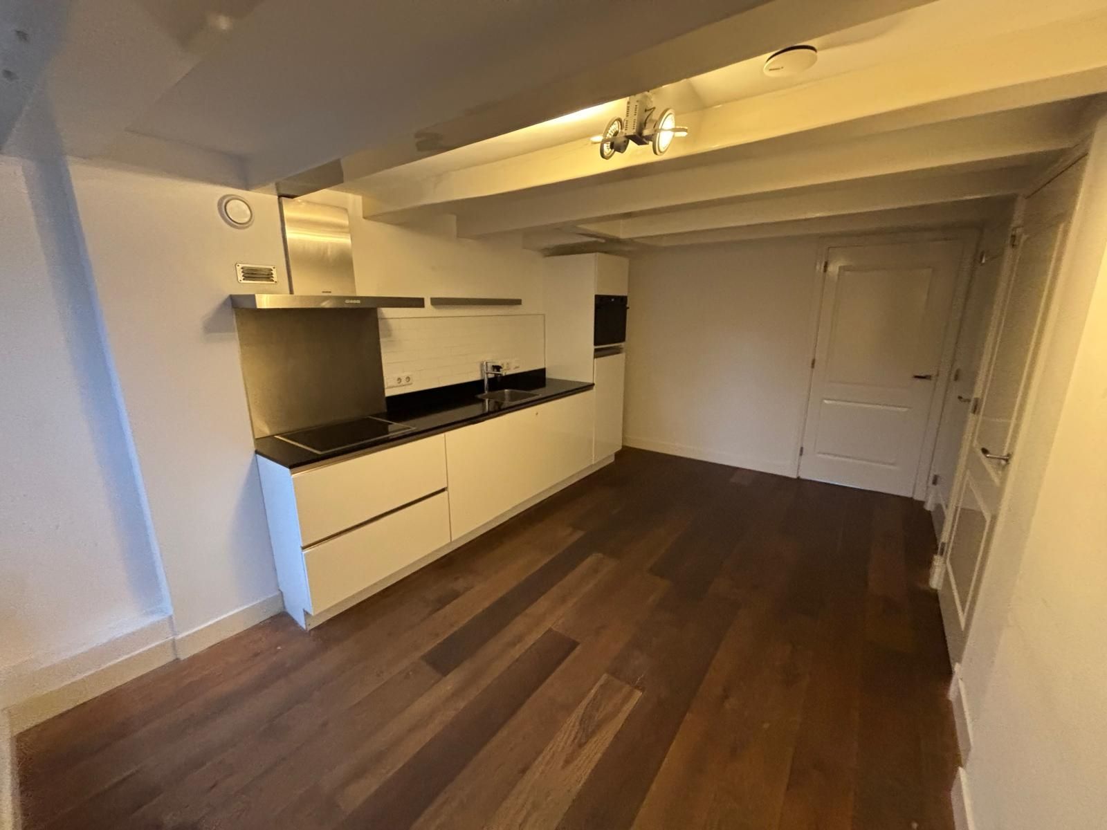 Foto 3 van Warmoesstraat 60-3