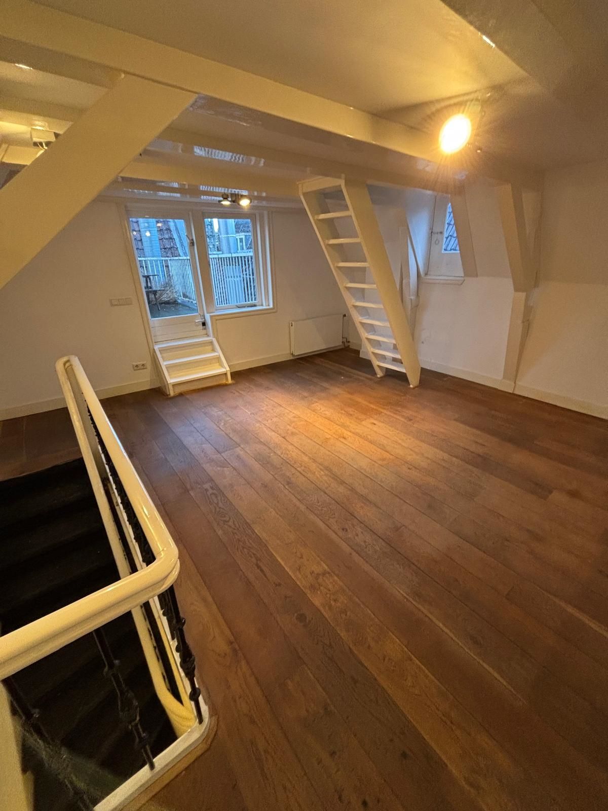 Foto 5 van Warmoesstraat 60-3