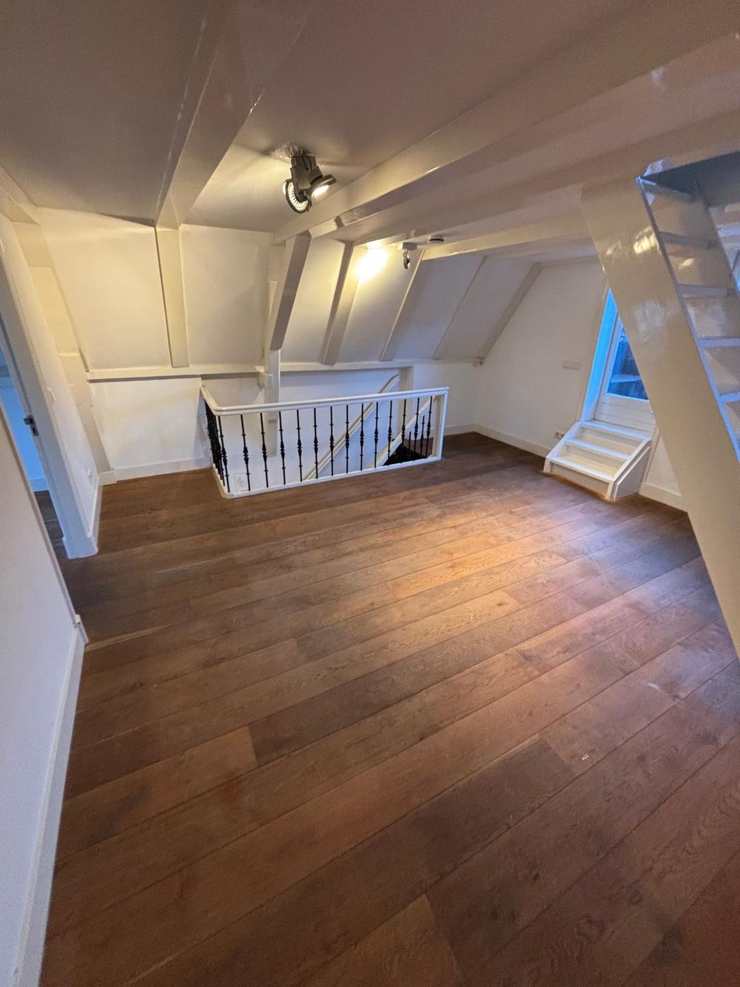 Foto 7 van Warmoesstraat 60-3