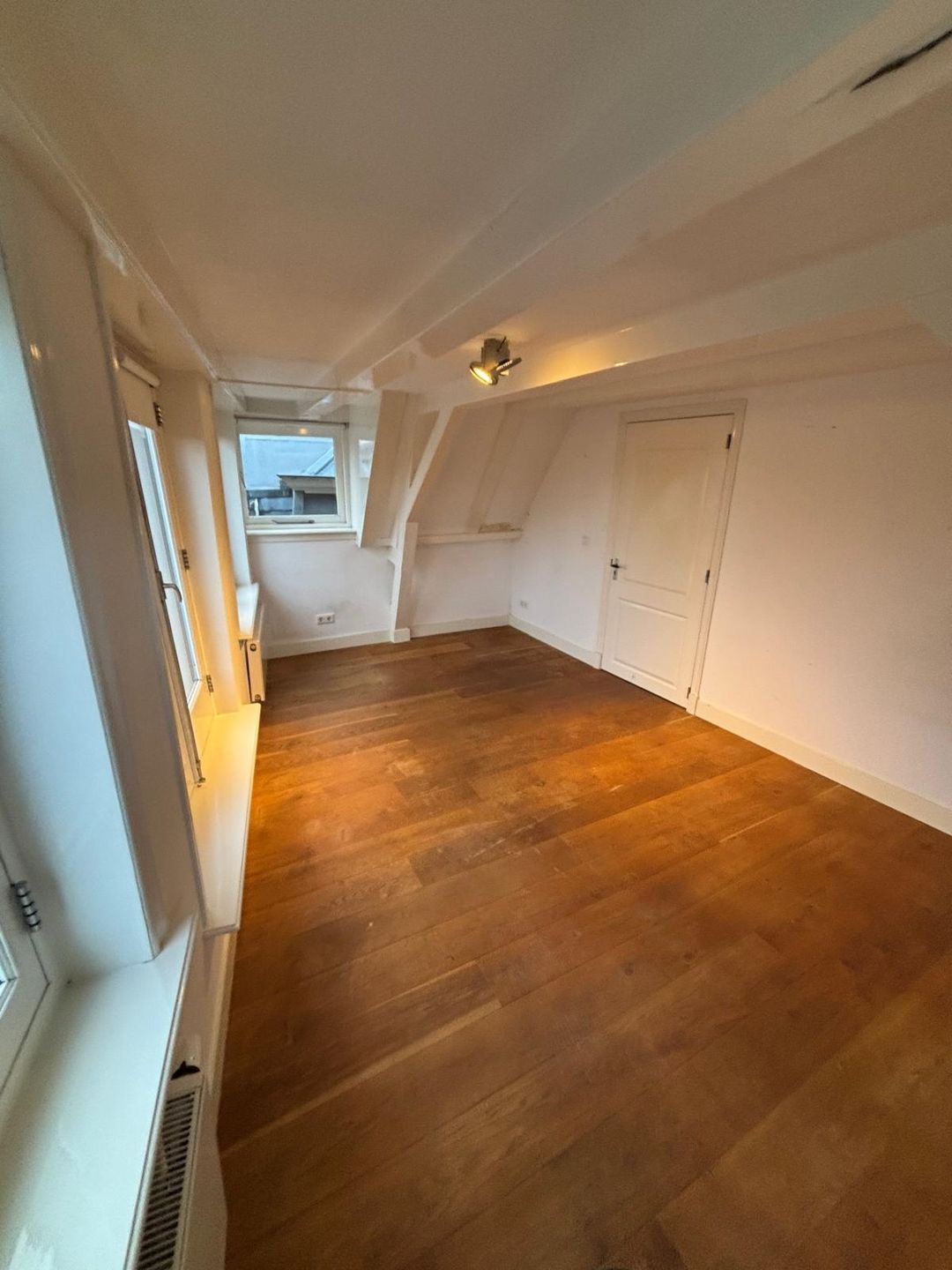 Foto 8 van Warmoesstraat 60-3