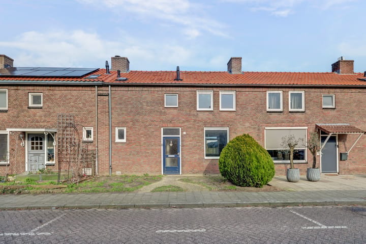 Wethouder de Brouwerstraat 27 — te koop in Goirle, Tussenwoning