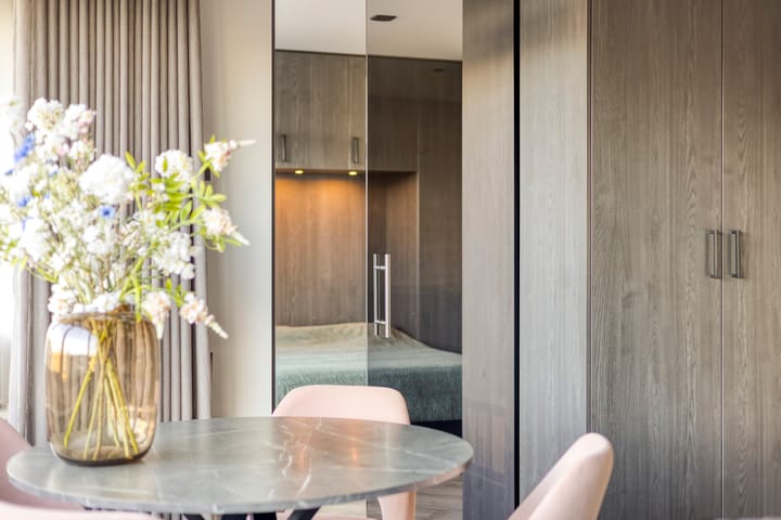 Stylishly Renovated Apartment with Custom Built-in Solutions — 19