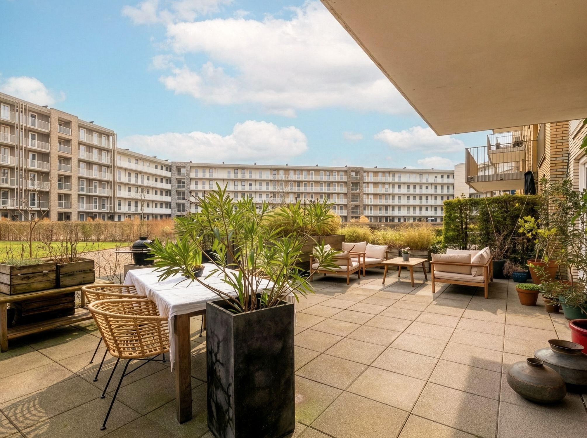 Modern Ground Floor Apartment with Large Southwest-Facing Garden in Sportheldenbuurt — 15