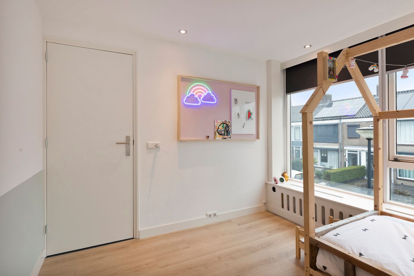 Photo 19 of Arnold van Leuvenstraat 8