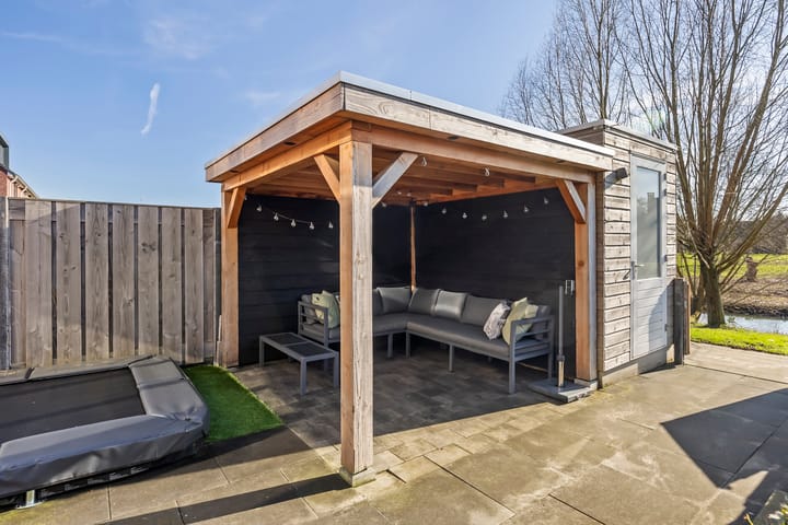 Photo 4 of Richter 102