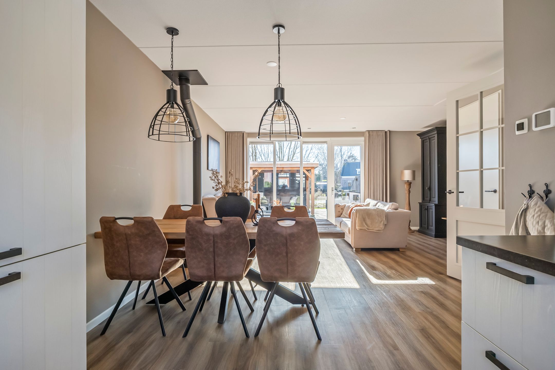 Photo 9 of Richter 102