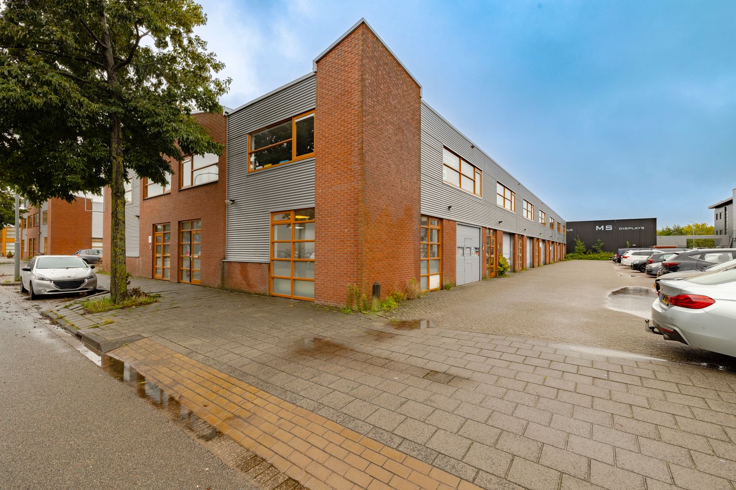 View photo 2 of Wateringweg 83