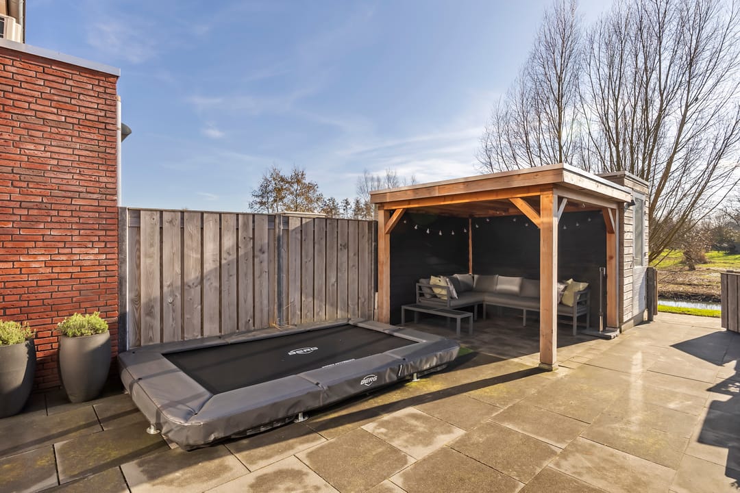 Photo 11 of Richter 102