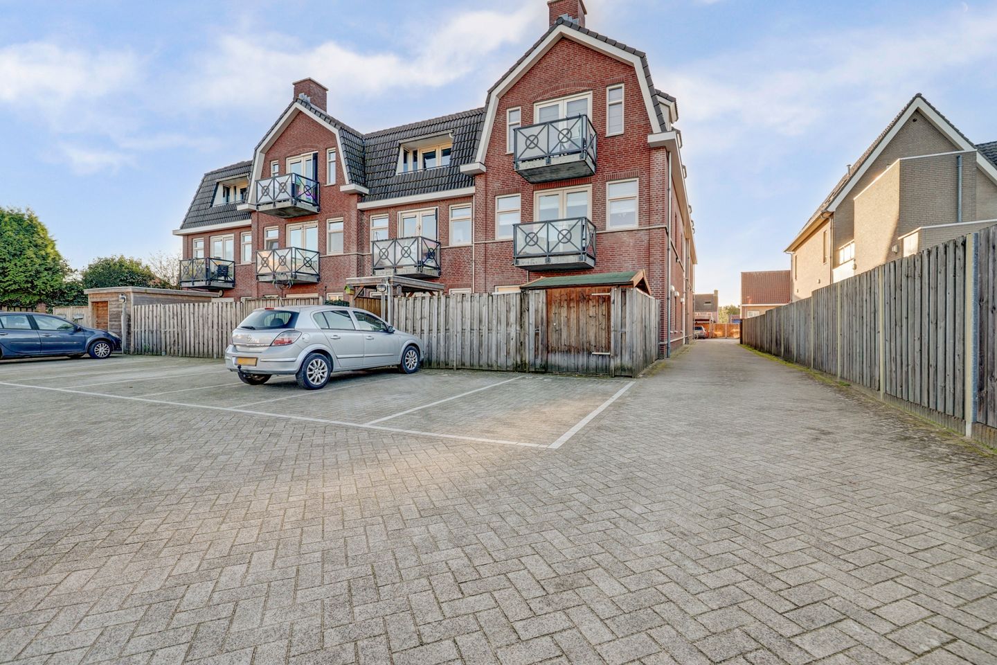 Photo 34 of Burgemeester Magneestraat 65-E