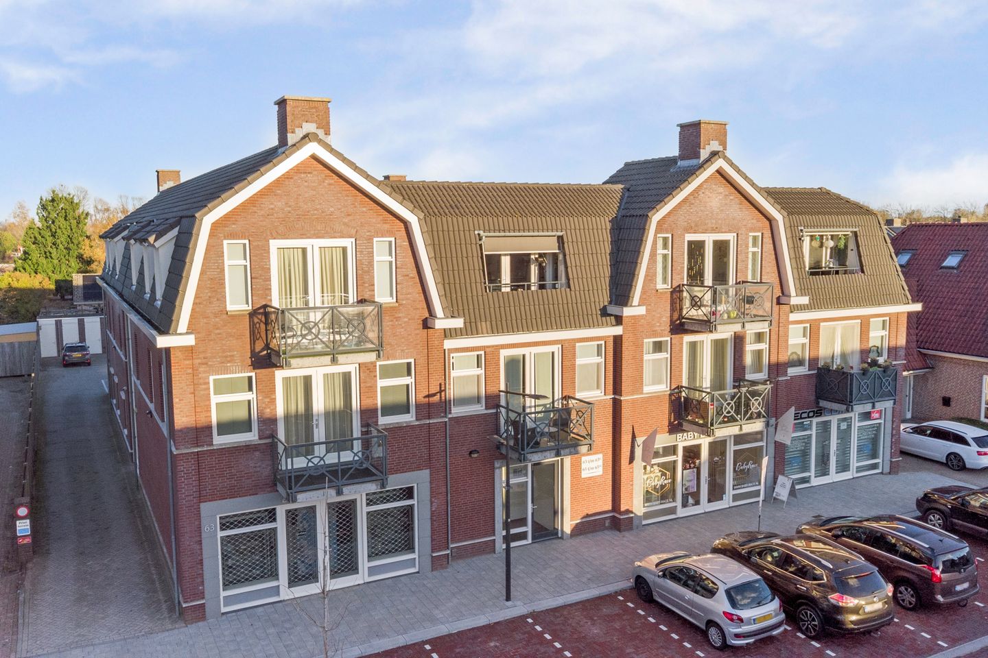 Photo 35 of Burgemeester Magneestraat 65-E