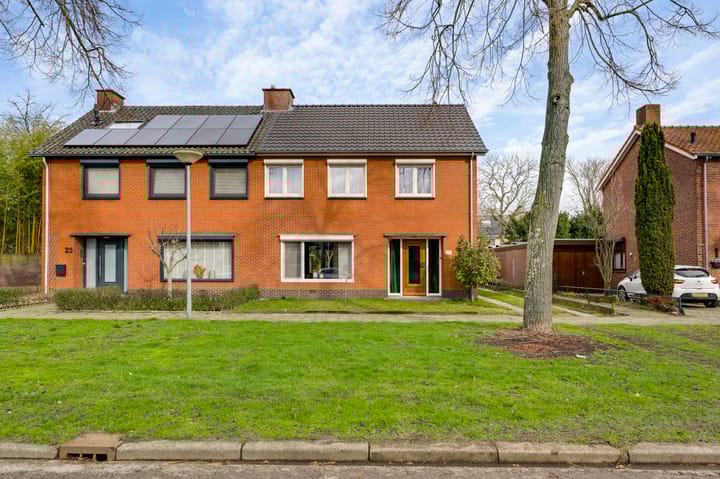 Photo 4 of Overweertstraat 27