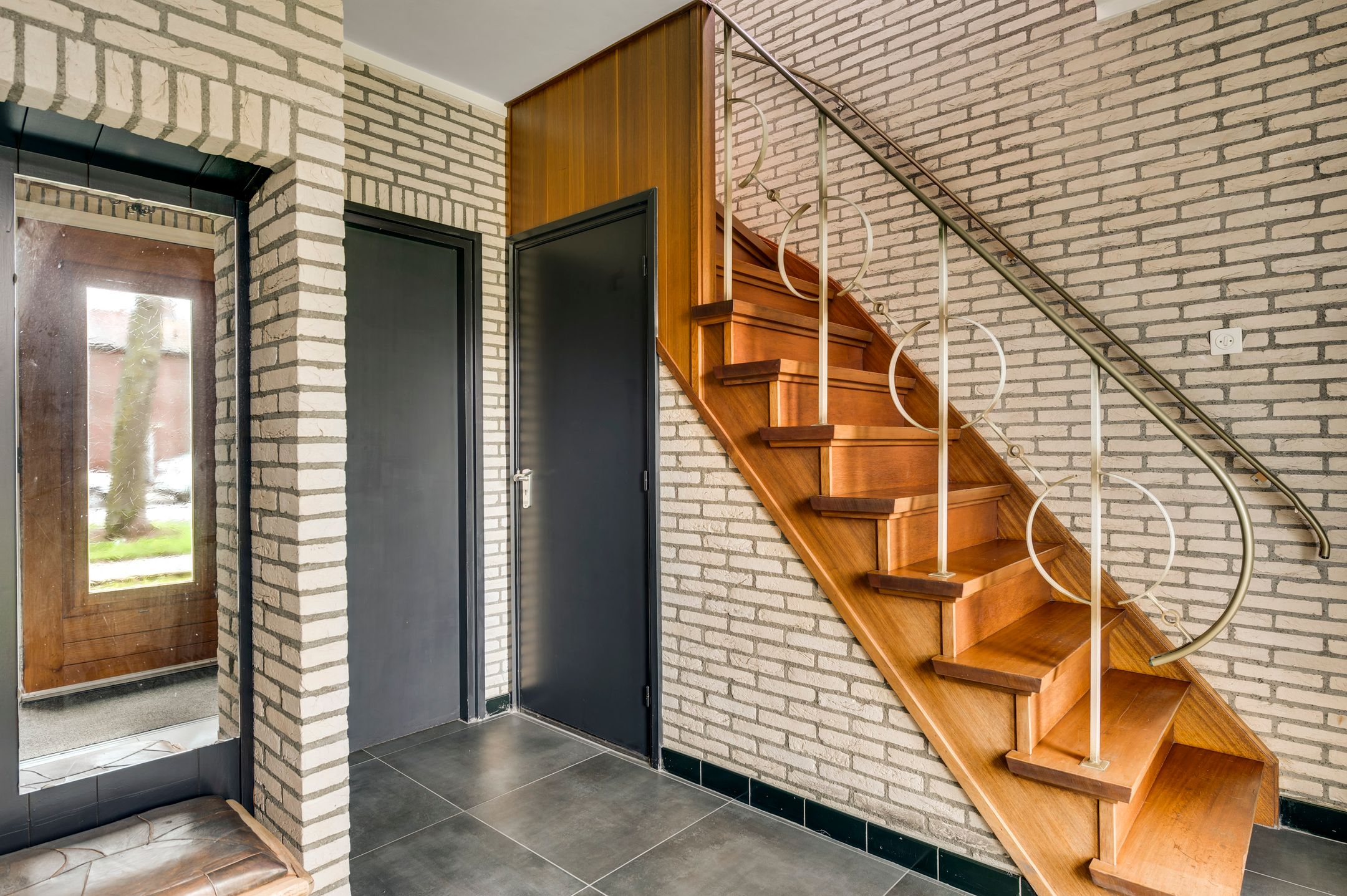 Photo 9 of Overweertstraat 27