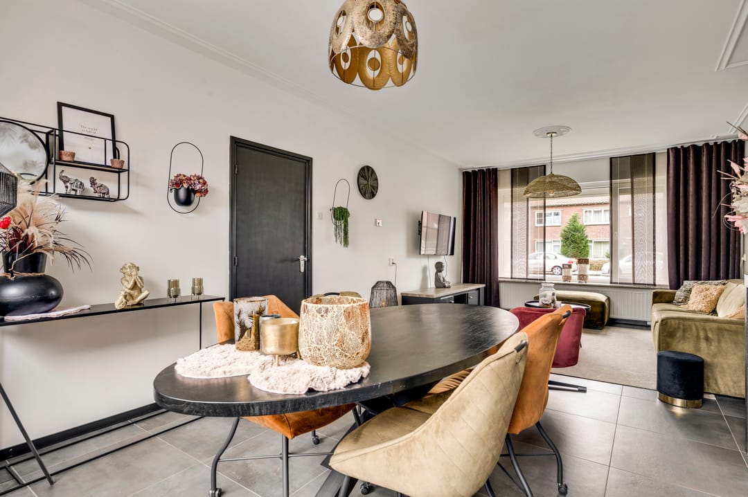 Photo 16 of Overweertstraat 27