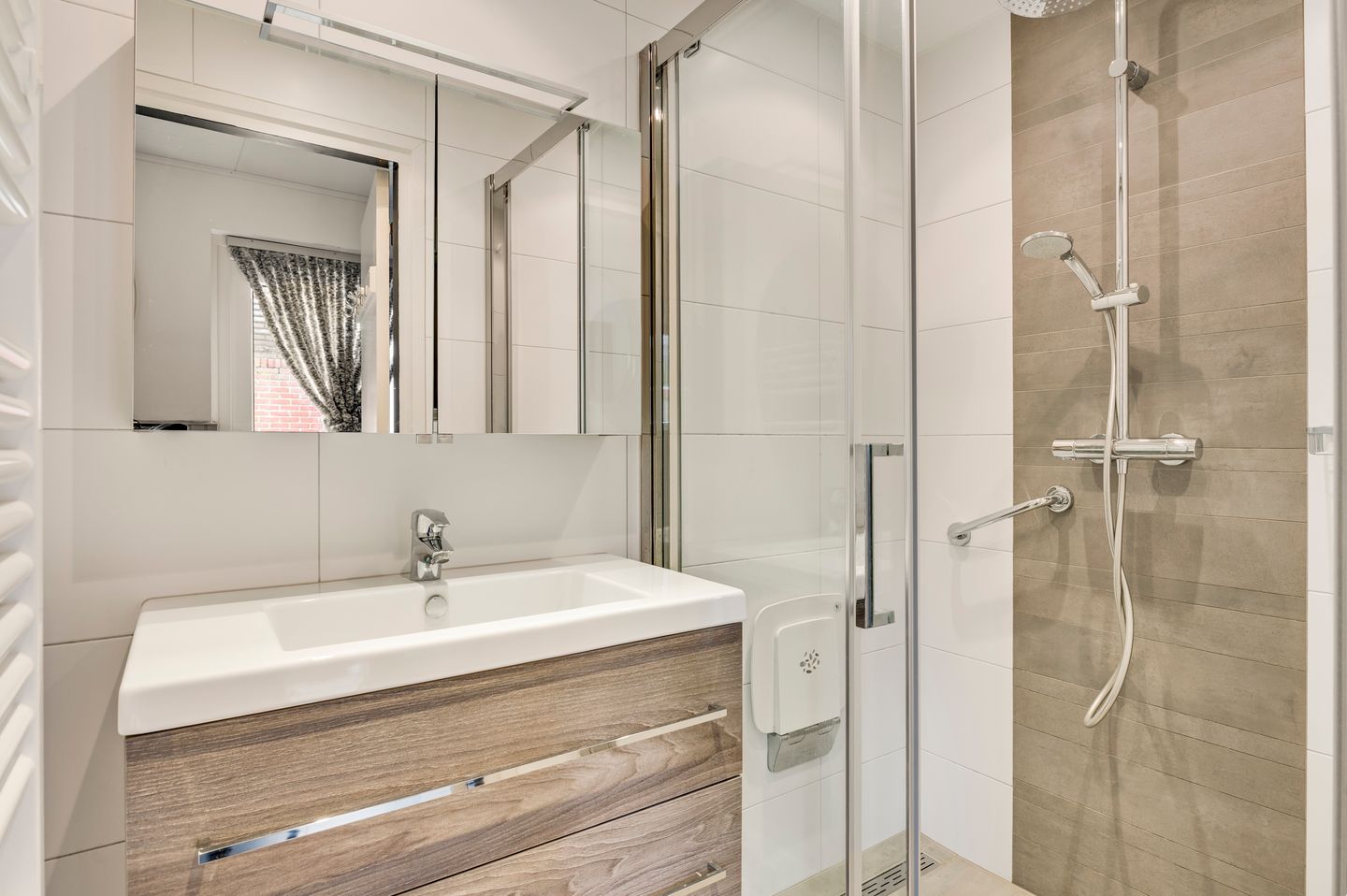 Photo 19 of Overweertstraat 27