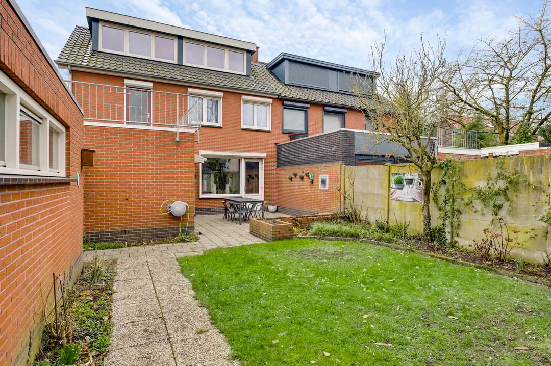 Photo 22 of Overweertstraat 27