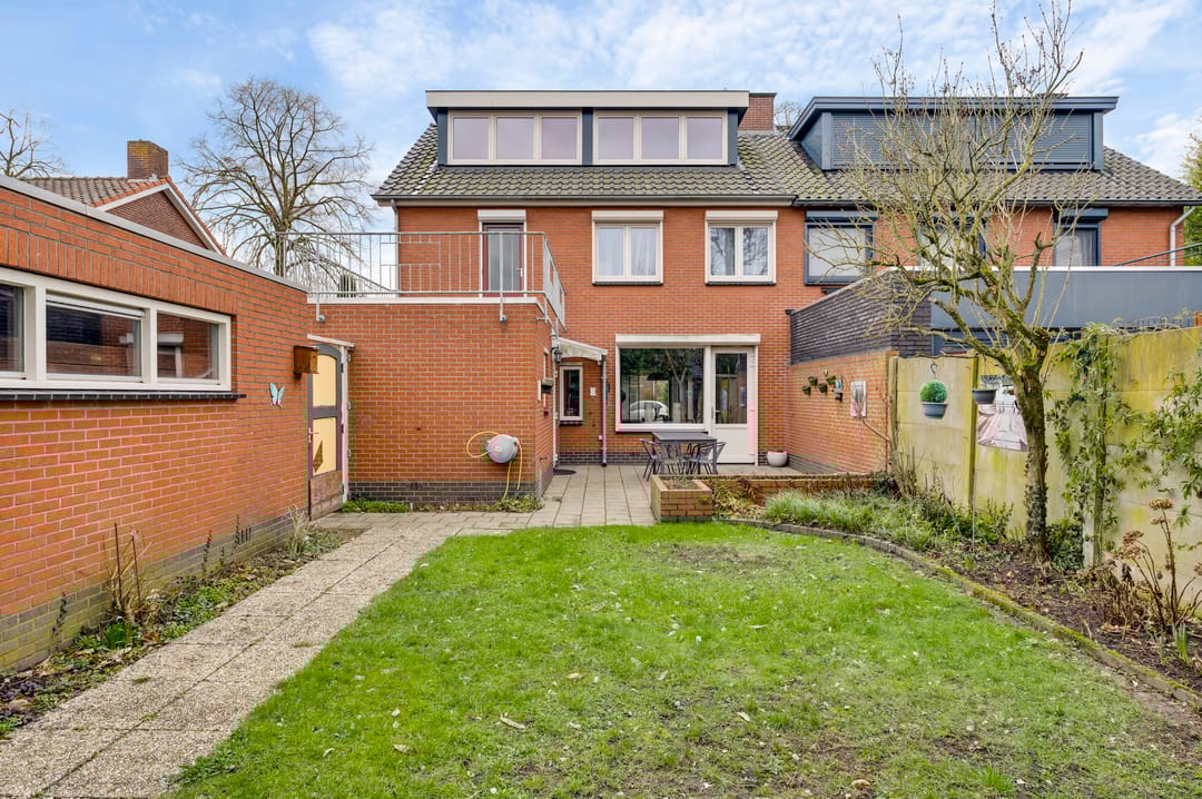 Photo 23 of Overweertstraat 27