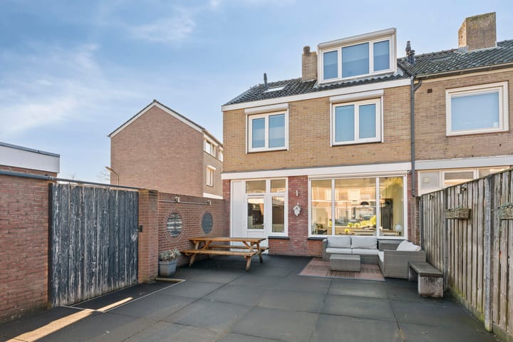 Photo 4 of Pastoor van Weesstraat 34