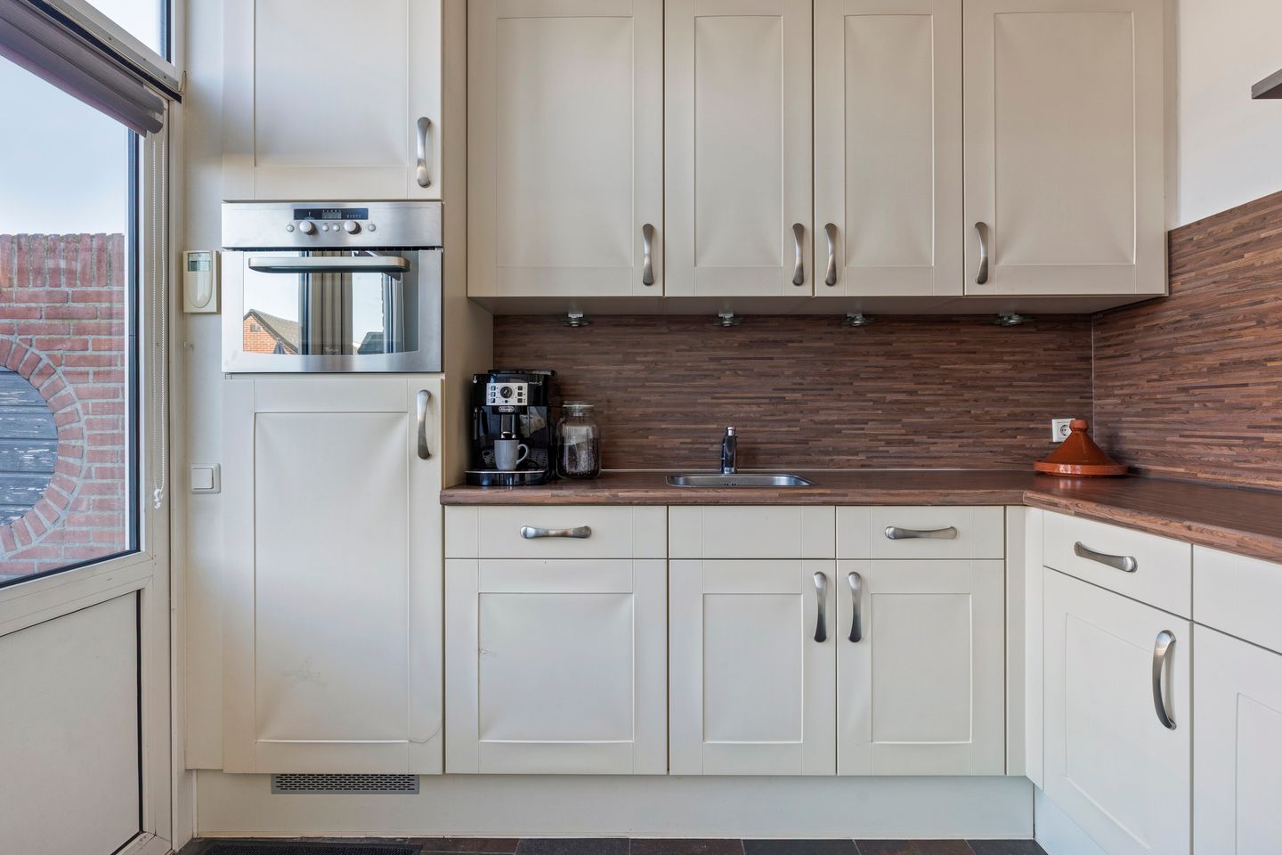 Foto 10 van Pastoor van Weesstraat 34