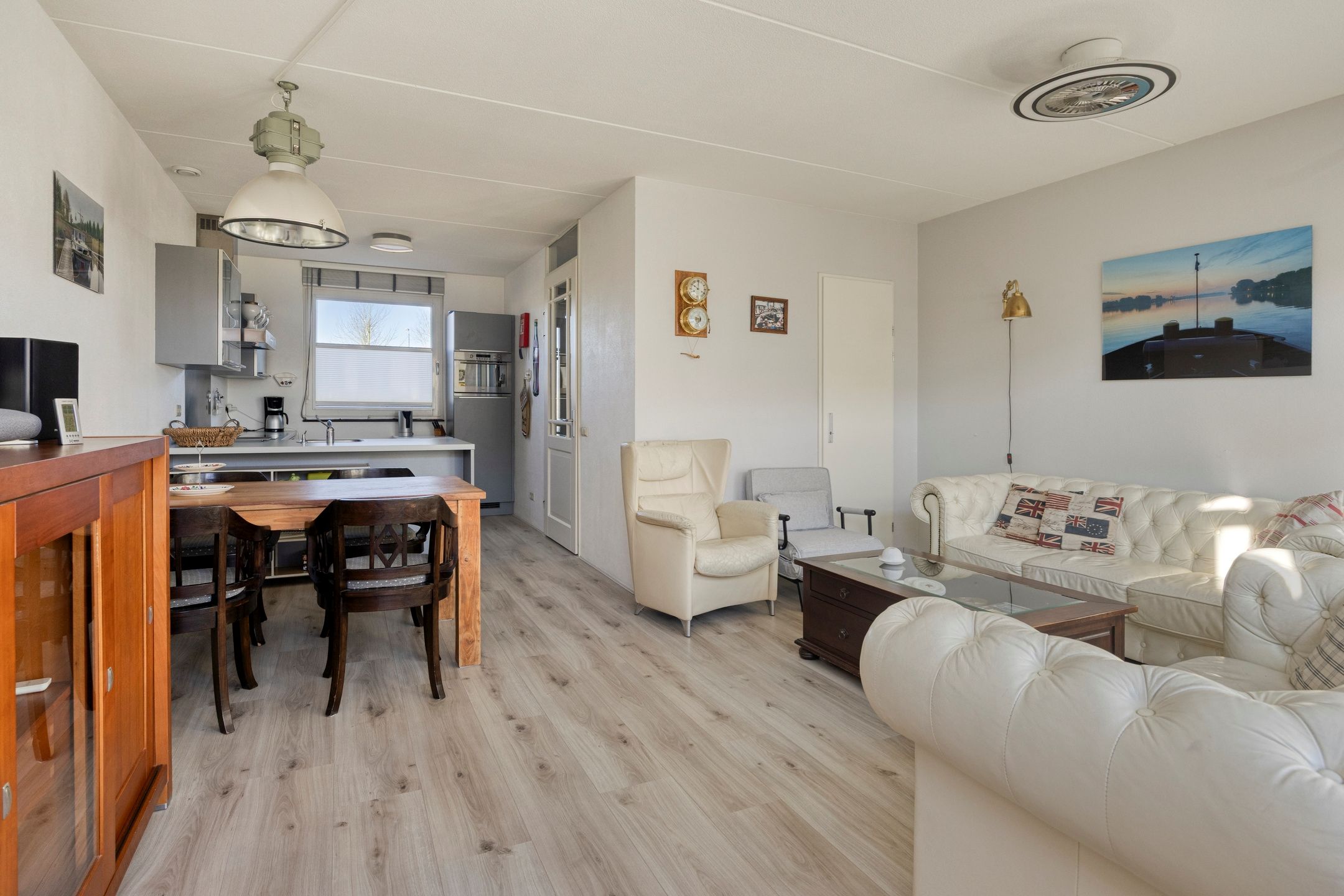 Foto 12 van Uraan 30