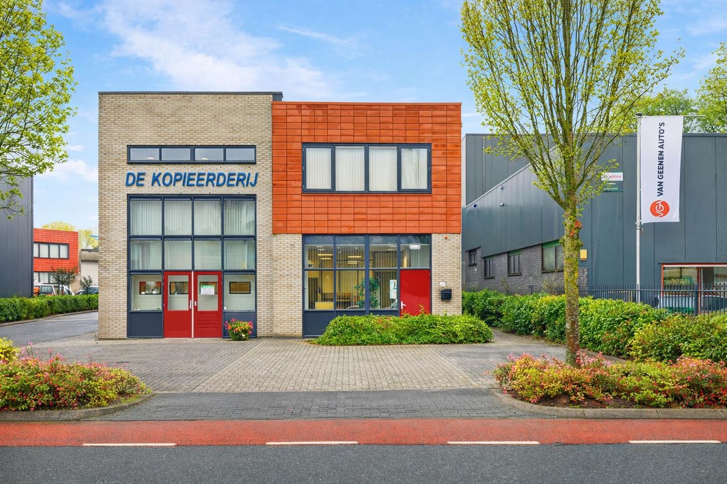 Bekijk foto 1 van Industrieweg 60