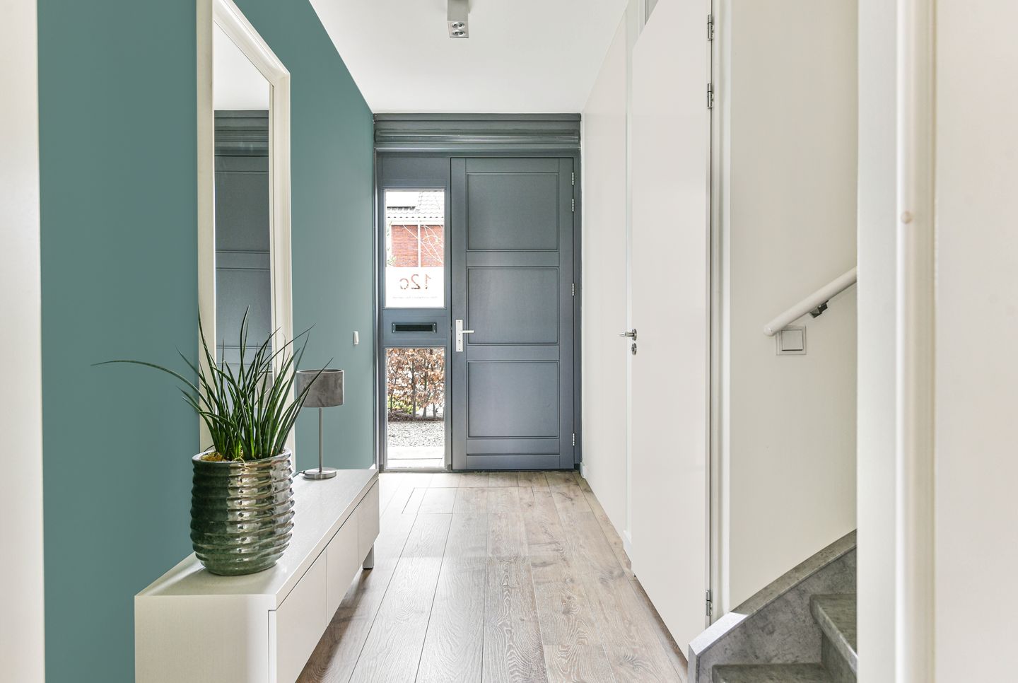 Photo 10 of Straat van Messina 12-C