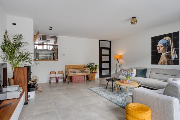 Spacious split-level corner home with garage in child-friendly Sterrenburg — 24