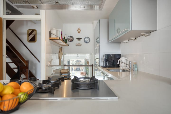 Spacious split-level corner home with garage in child-friendly Sterrenburg — 36