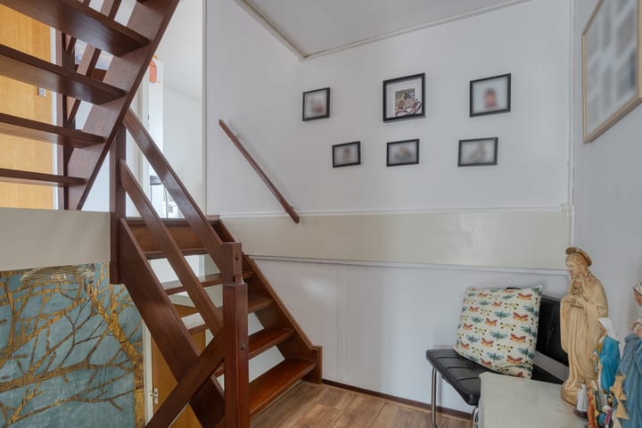 Spacious split-level corner home with garage in child-friendly Sterrenburg — 52